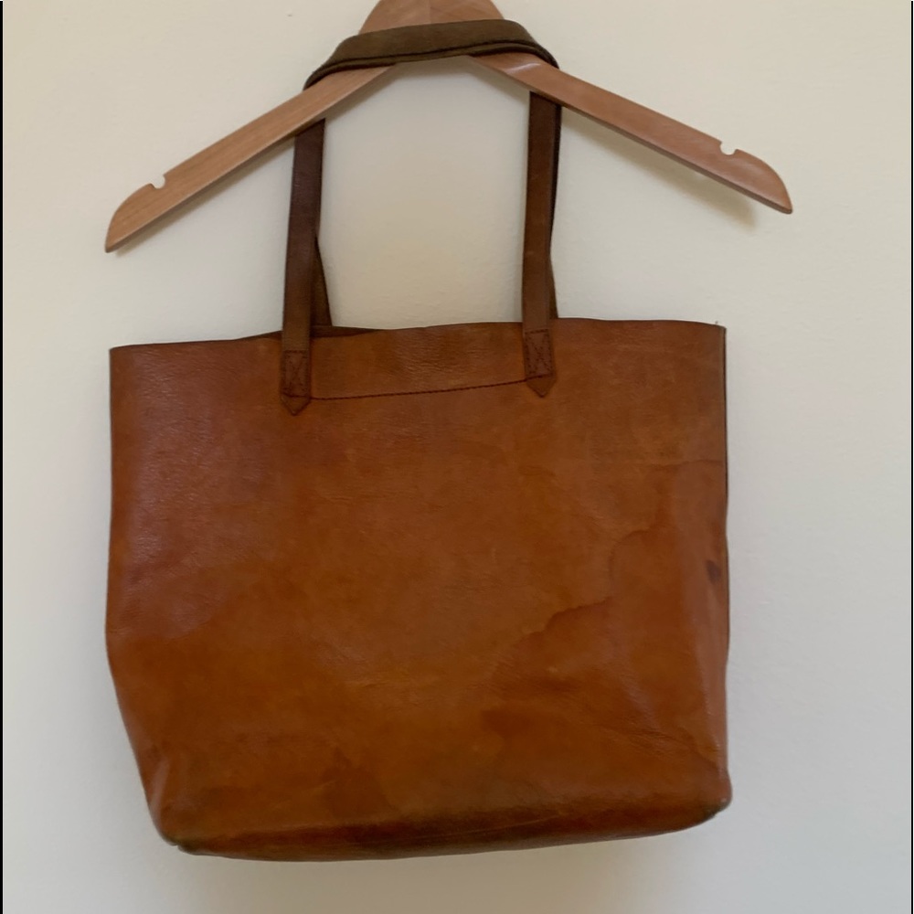Madewell transport in English Saddle